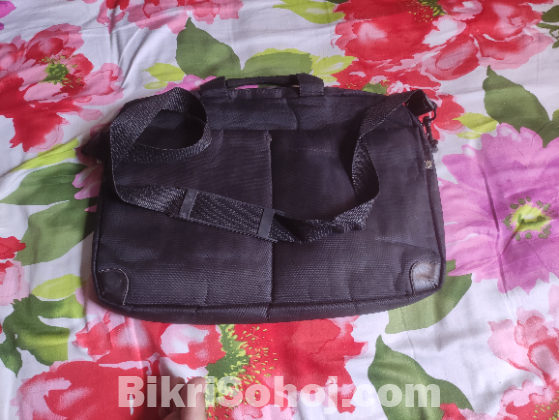 ল্যাপটপ ব্যাগ (Laptop Bag)